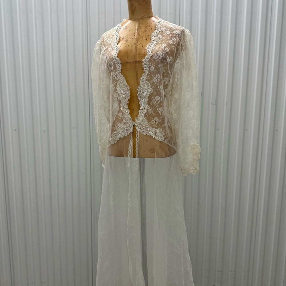Victoria's Secret Sheer Lace Robe - Picture 6 of 7